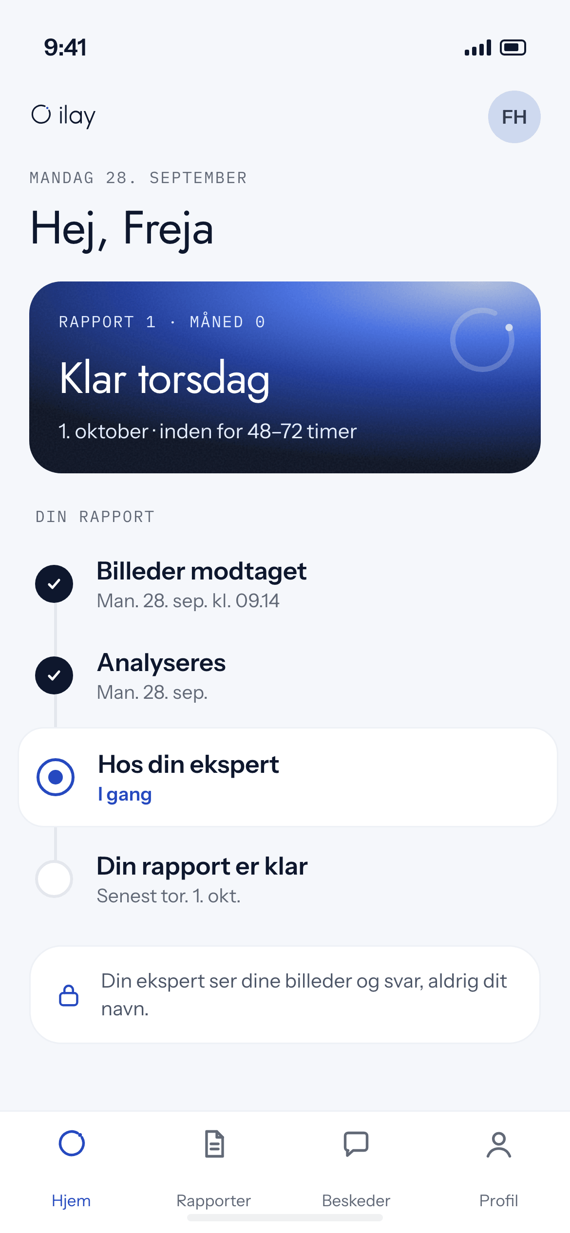 En telefon, der viser en rapport hos eksperten, klar torsdag